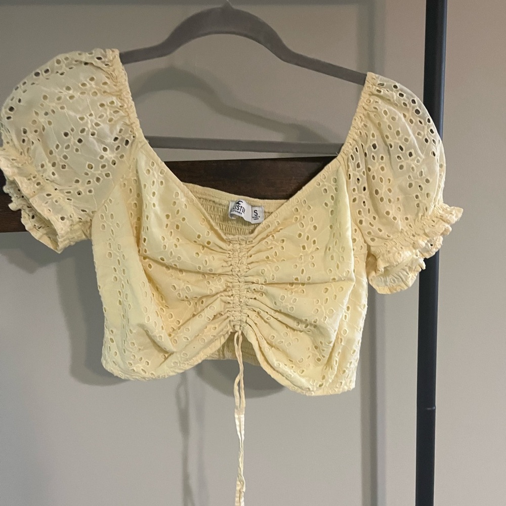 Hollister Cream Flutter Sleeve Crop Blouse